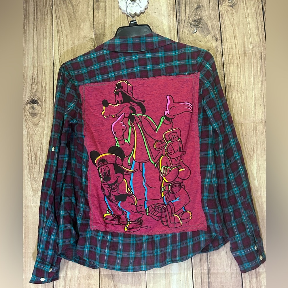 NWT UpCycled Graphic Flannel Disney Pals Graphic Flannel Size Small